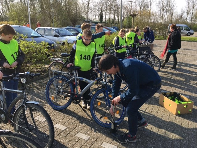 Alle kinderen van groep 7 geslaagd voor het landelijk verkeersexamen 